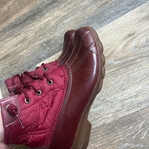 Sperry Women's Maroon Quilted Winter Boots